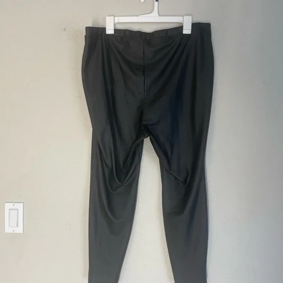 Torrid Faux Leather leggings for Women’s 3X - Picture 4 of 7
